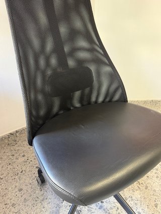 Silla de escritorio ergonómica negra