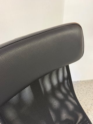 Silla de escritorio ergonómica negra