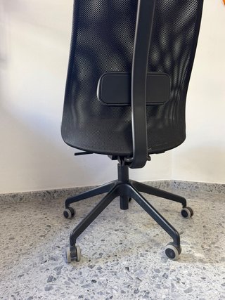 Silla de escritorio ergonómica negra