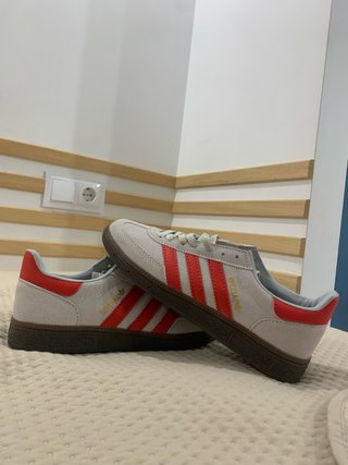 Adidas Spezial Beige y Rojo