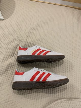 Adidas Spezial Beige y Rojo