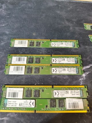 3x Kingston DDR3 8GB 1600MHz
