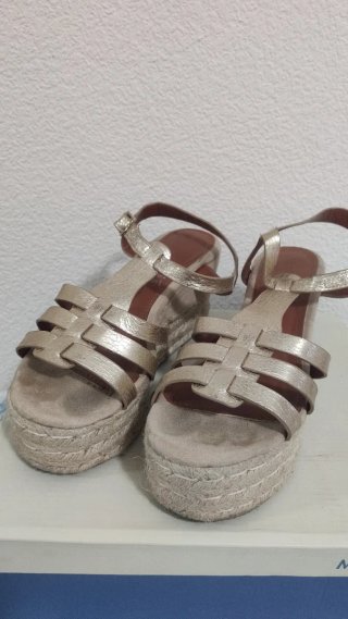 Sandalias con Plataforma Doradas