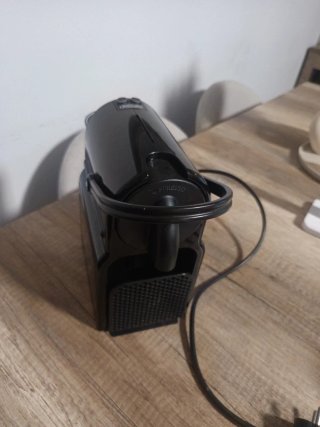 Cafetera Nespresso De'Longhi Negra