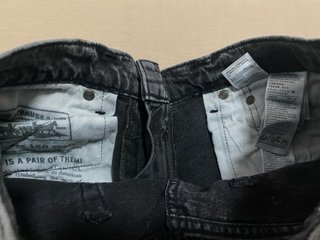 2 Pantalones Levi's 511. Talla M (W29/L30).