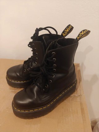 Botas Dr. Martens Negras Plataforma