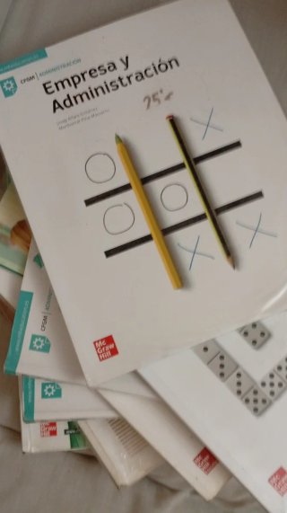 9 Libros de Primero de IDT.Unidad entre 10 y 12 €