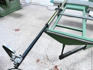 Escuadradora Industrial con Aspirador