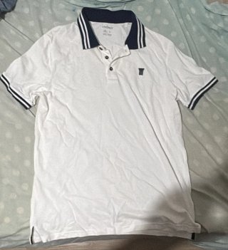 Lote de 3 polos y 1 camiseta