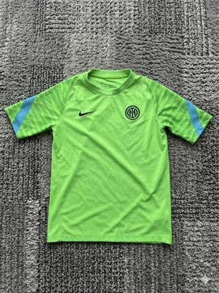 Maglia sportiva Nike verde e blu