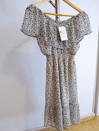 Vestido nuevo sin estrenar y con etiqueta. Sin man