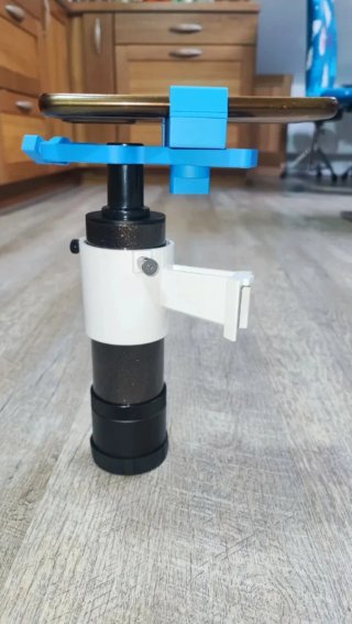 Adattatore per smartphone per telescopio e binocoli