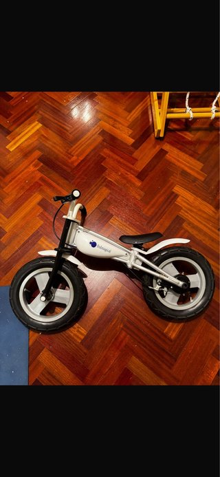 Bicicleta de equilibrio infantil