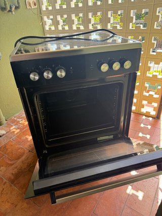 Cocina con Vitrocerámica y Horno