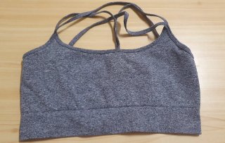 Top sportivo grigio