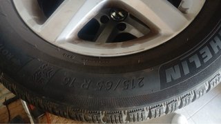 Llanta Michelin 215/65 R16