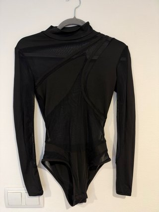 Body negro de malla manga larga