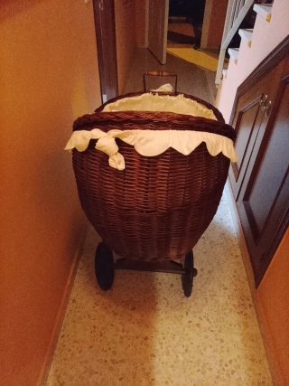 Moisés de mimbre para bebé