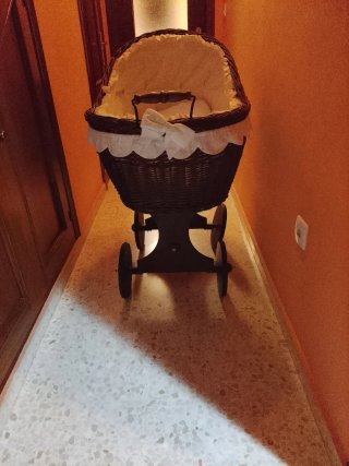 Moisés de mimbre para bebé