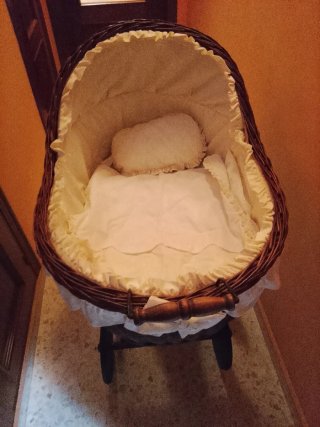 Moisés de mimbre para bebé