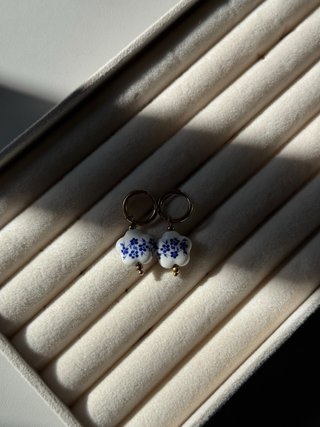 Brincos Vintage Flor Azul e Branco