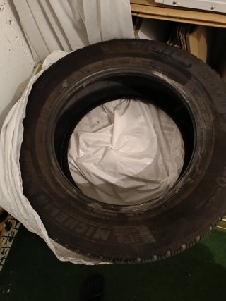 Neumático Invierno Michelin 215/65 R16