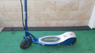 Patinete Eléctrico Razor E300 Azul