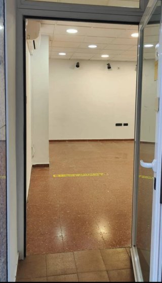 Se alquila local comercial para negocio