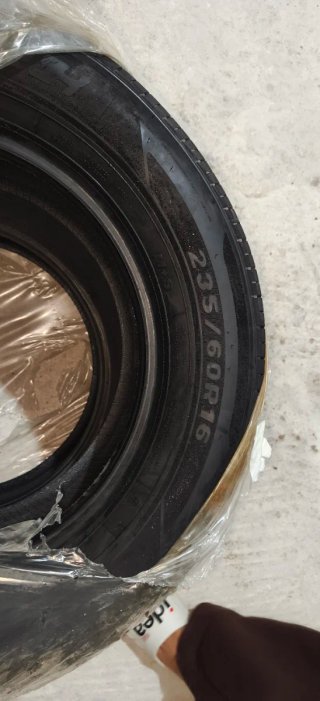 Neumático 235/60 R16