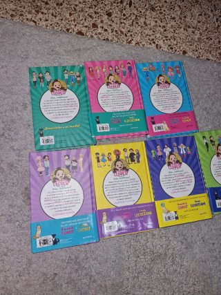 Pack de 7 libros de el mundo de Clodett