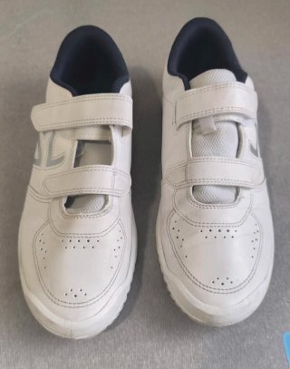 Zapatillas pádel blancas casi nuevas. Talla 39.