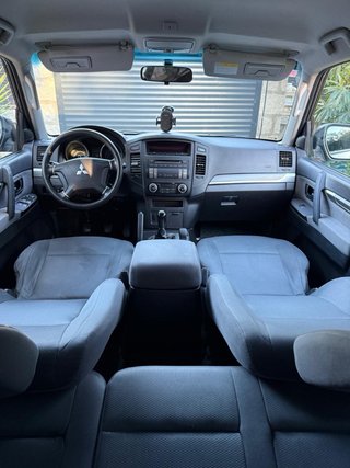 Mitsubishi Montero 2012