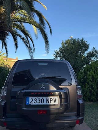 Mitsubishi Montero 2012