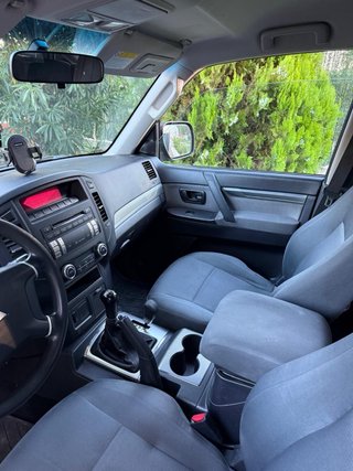 Mitsubishi Montero 2012