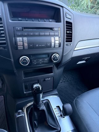 Mitsubishi Montero 2012