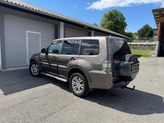 Mitsubishi Montero 2012