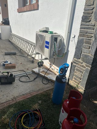 Carga y reparacion de aires acondicionados