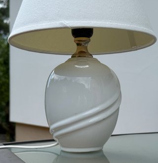Lámpara de mesa cerámica blanca