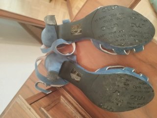 Sandalias de tacón con tiras