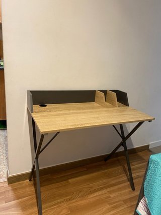 Escritorio con Estructura Metálica