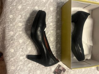 Zapatos de salón Hispanitas Negros Talla 40