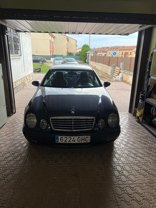 Mercedes-Benz CLK 320