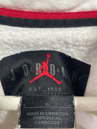 Sudadera Jordan Blanca con Logo Rojo talla L