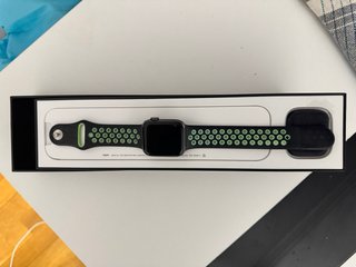 Apple Watch Series 5 GPS Nike