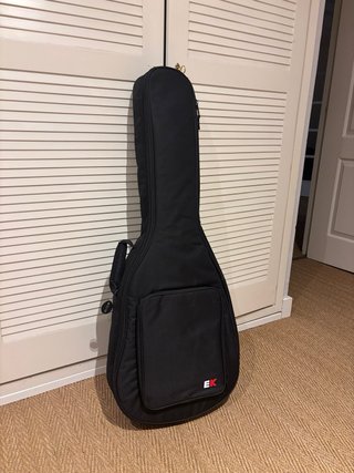 Guitarra Clásica Admira Sevilla + funda