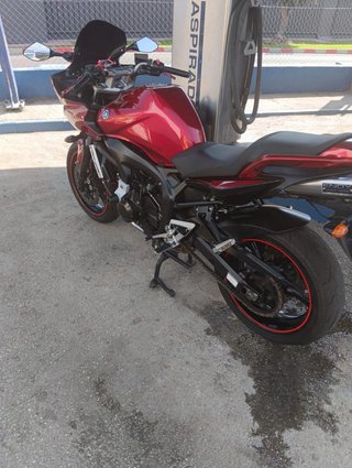Yamaha FZ6 Fazer Roja cilindrada 600