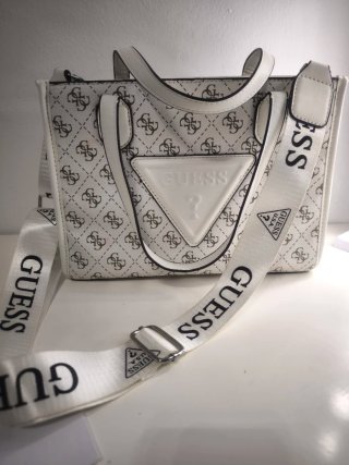 Bolso Guess blanco y marrón estampado