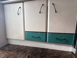 Cocina mas horno y campana extractora.