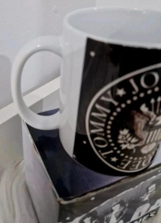 Caneca Ramones