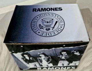 Caneca Ramones